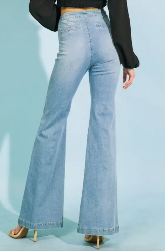 Claire Bootleg Jeans